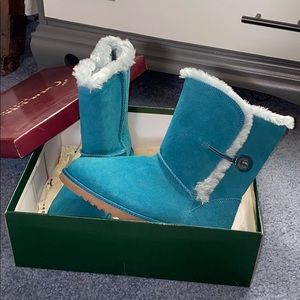 BRAND NEW/ ugg style boots size 6